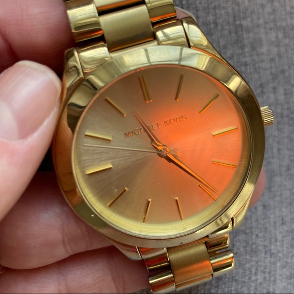 Gold Michael Kors watch - Picture 2 of 12